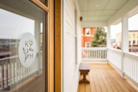 Downtown Luxury Farmhouse Apartment #4 West Dundee Exterior foto