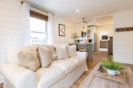 Downtown Luxury Farmhouse Apartment #4 West Dundee Exterior foto