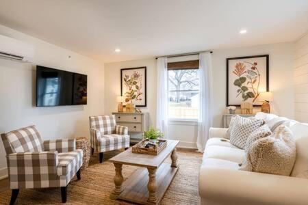 Downtown Luxury Farmhouse Apartment #4 West Dundee Exterior foto
