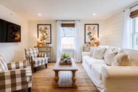 Downtown Luxury Farmhouse Apartment #4 West Dundee Exterior foto